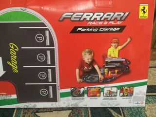 Ferrari Race and Play Parking Garage foto 5