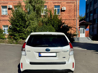 Toyota Prius + foto 16