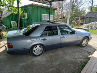 Mercedes Series (W124) foto 1