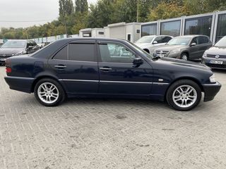 Mercedes C Class foto 4