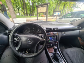 Mercedes C-Class foto 6