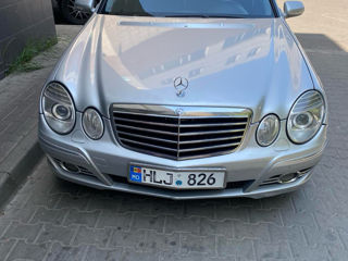 Mercedes E-Class foto 1