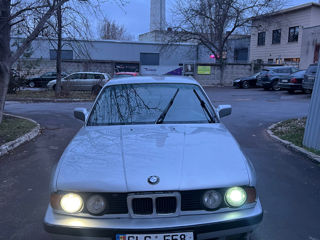 BMW 5 Series foto 3