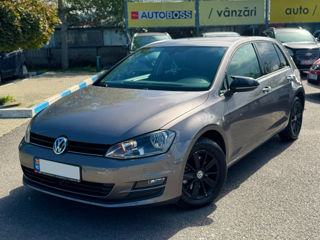 Volkswagen Golf foto 1