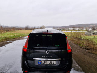 Renault Grand Scenic foto 2