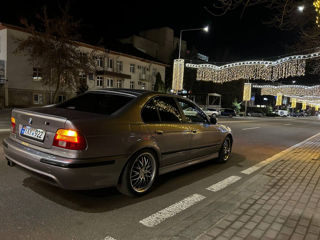 BMW 5 Series foto 8