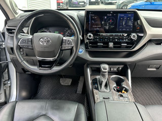 Toyota Highlander фото 9