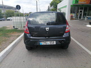 Dacia Sandero foto 2