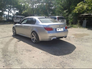 BMW 5 Series foto 9