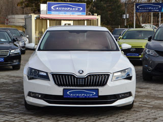 Skoda Superb foto 1