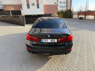 BMW 5 Series foto 3