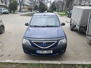 Dacia Logan foto 1