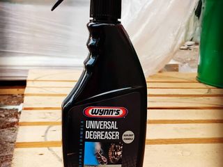 Wynns universal degreaser — это сверхмощная формула, предназначенная для удаления масла, смазки.