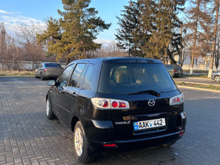 Mazda 2 foto 2