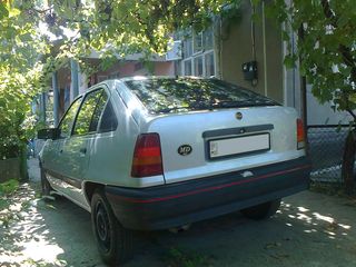 Opel Kadett foto 3