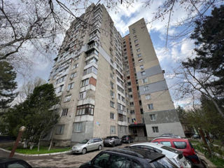 Apartament cu 3 camere, 75 m², Sculeni, Chișinău