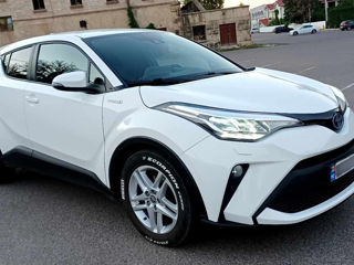 Toyota C-HR foto 2