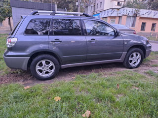 Mitsubishi Outlander foto 4