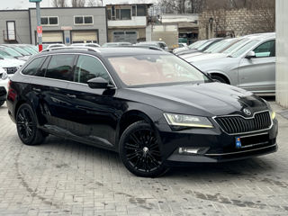 Skoda Superb foto 3