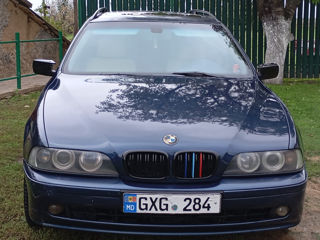 BMW 5 Series foto 1