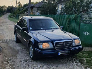 Mercedes Series (W124)