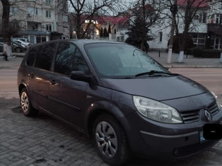 Renault Grand Scenic foto 2