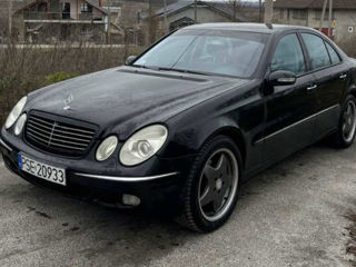 Mercedes E-Class foto 2