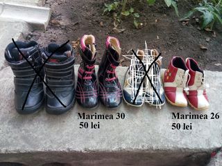 Papucei de toamna/iarna. Prețul fiecărei perechi este 50-75 lei. foto 10