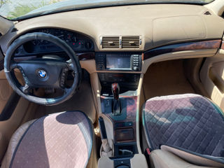 BMW 5 Series foto 8