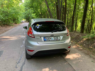 Ford Fiesta foto 6