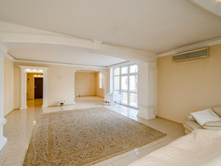 Apartament cu 3 camere, 170 m², Centru, Chișinău foto 1