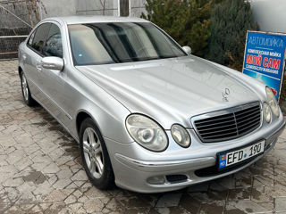 Mercedes E-Class foto 2