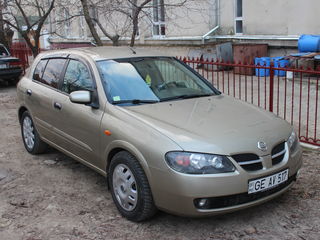 Nissan Almera foto 1