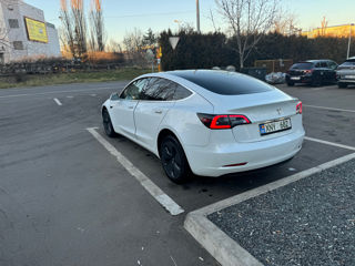 Tesla Model 3 foto 2