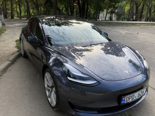 Tesla Model 3 foto 2