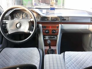 Mercedes Series (W124) foto 3