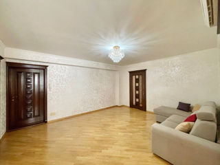 Apartament cu 2 camere, 70 m², Botanica, Chișinău foto 4