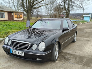 Mercedes E-Class foto 4