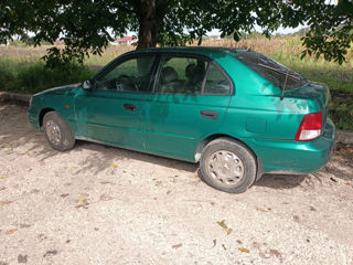 Hyundai Accent foto 2