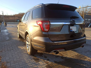 Ford Explorer foto 5