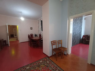 Apartament cu 4 camere, 130 m², 8 cartier, Bălți foto 2