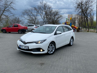 Toyota Auris фото 3