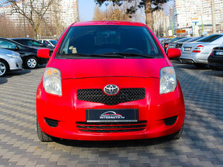 Toyota Yaris foto 2