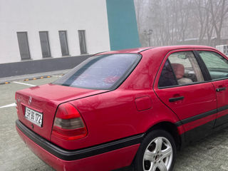 Mercedes C-Class foto 7