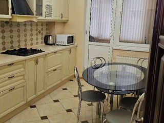 Apartament cu 3 camere, 85 m², Centru, Chișinău foto 4