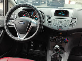 Ford Fiesta foto 12