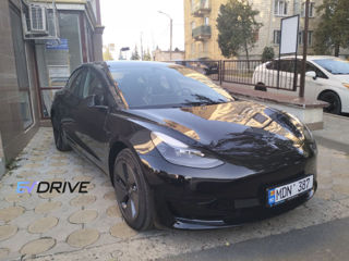 Tesla Model 3 foto 3