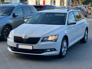 Skoda Superb foto 1