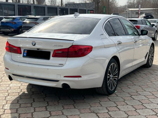 BMW 5 Series foto 3