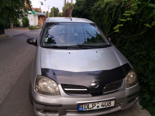 Nissan Almera Tino foto 2